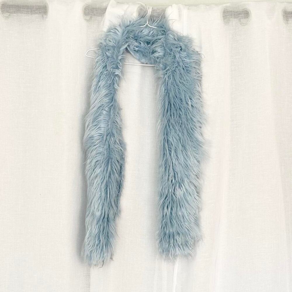 baby blue shaggy faux fur scarf ❄️✿ - Picture 4 of 6